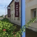 Hotel &