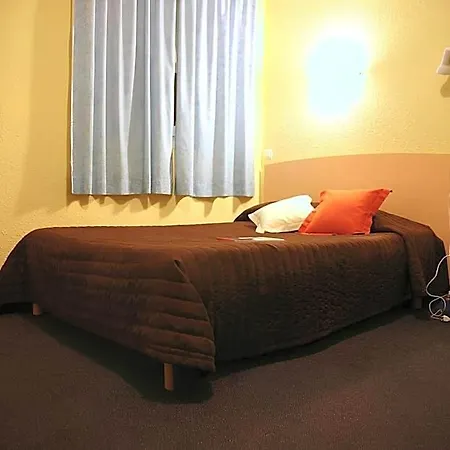 Hotel & Avermes
