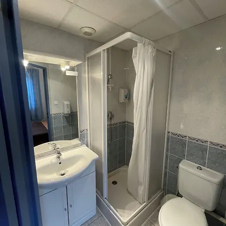 Hotel & Avermes