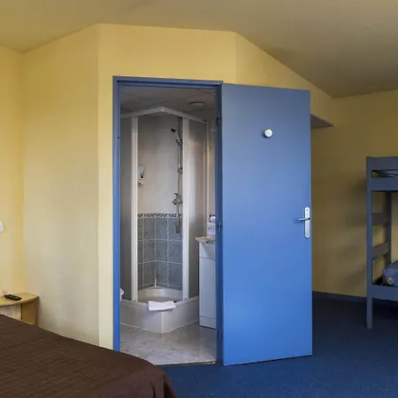 & Hotel 3*
