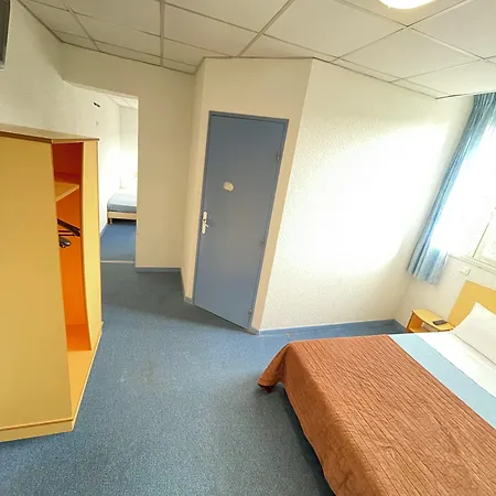 & Hotel